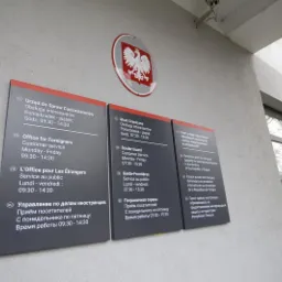 Tablice Urzędowe. Aluminium zaginane, montaż nie widoczny.