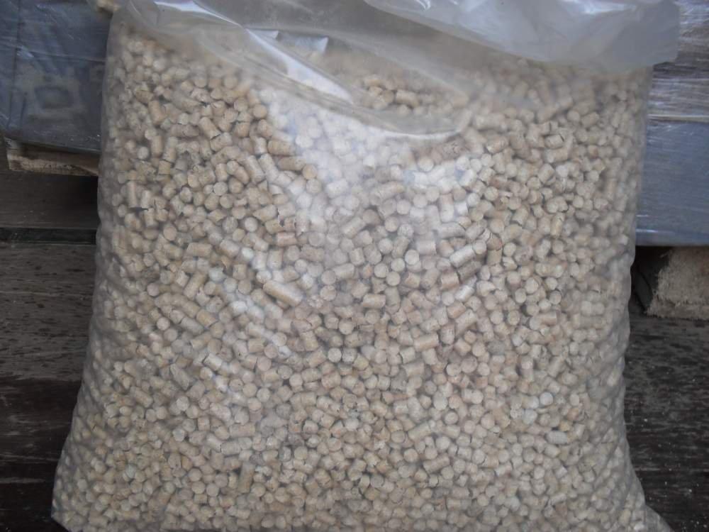 Pellet drzewny z drzew lisciastych