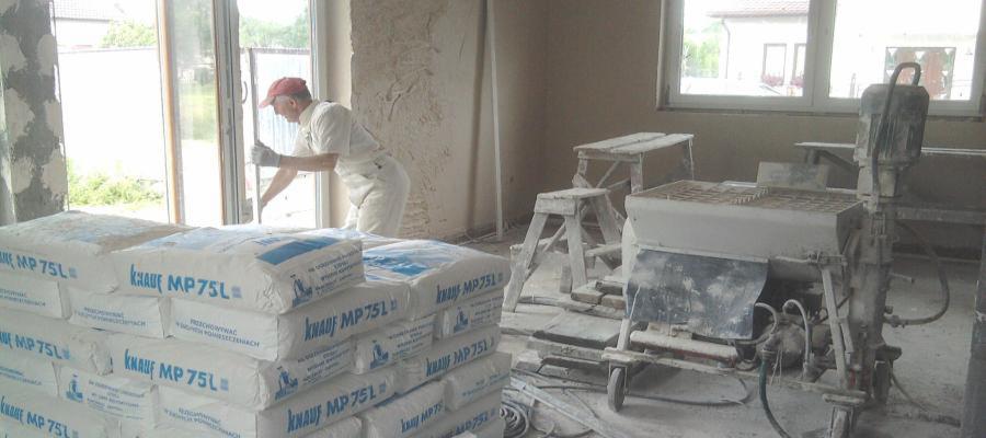 Tynki Maszynowe Gipsowe, Tynkowanie