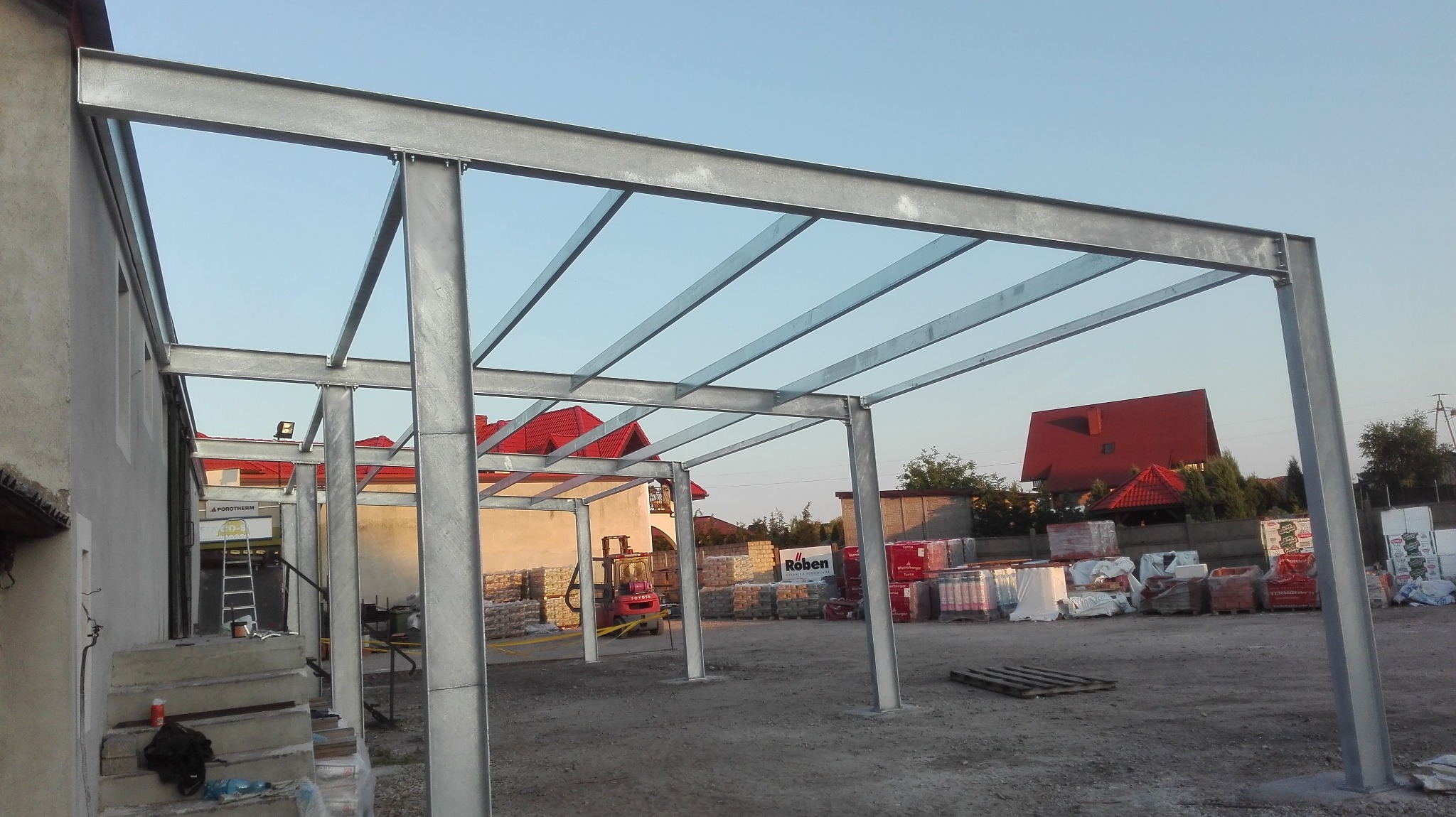 Konstrukcja stalowa wiaty.