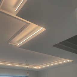 Oświetlenie dekoracyjne sufitu.
