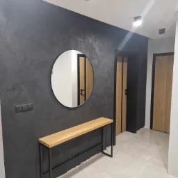 Czarny beton architektoniczny.