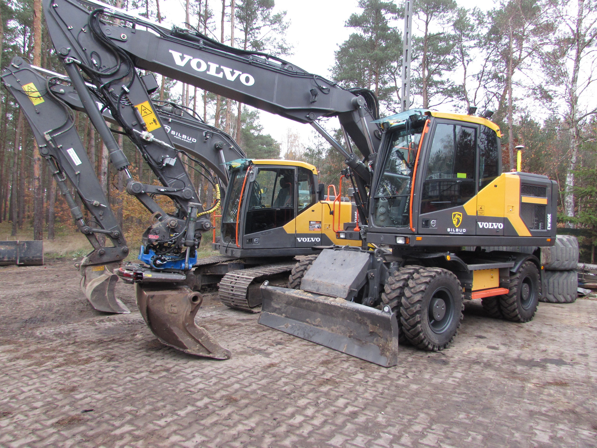 wynajem koparek i wywrotek z operatorami