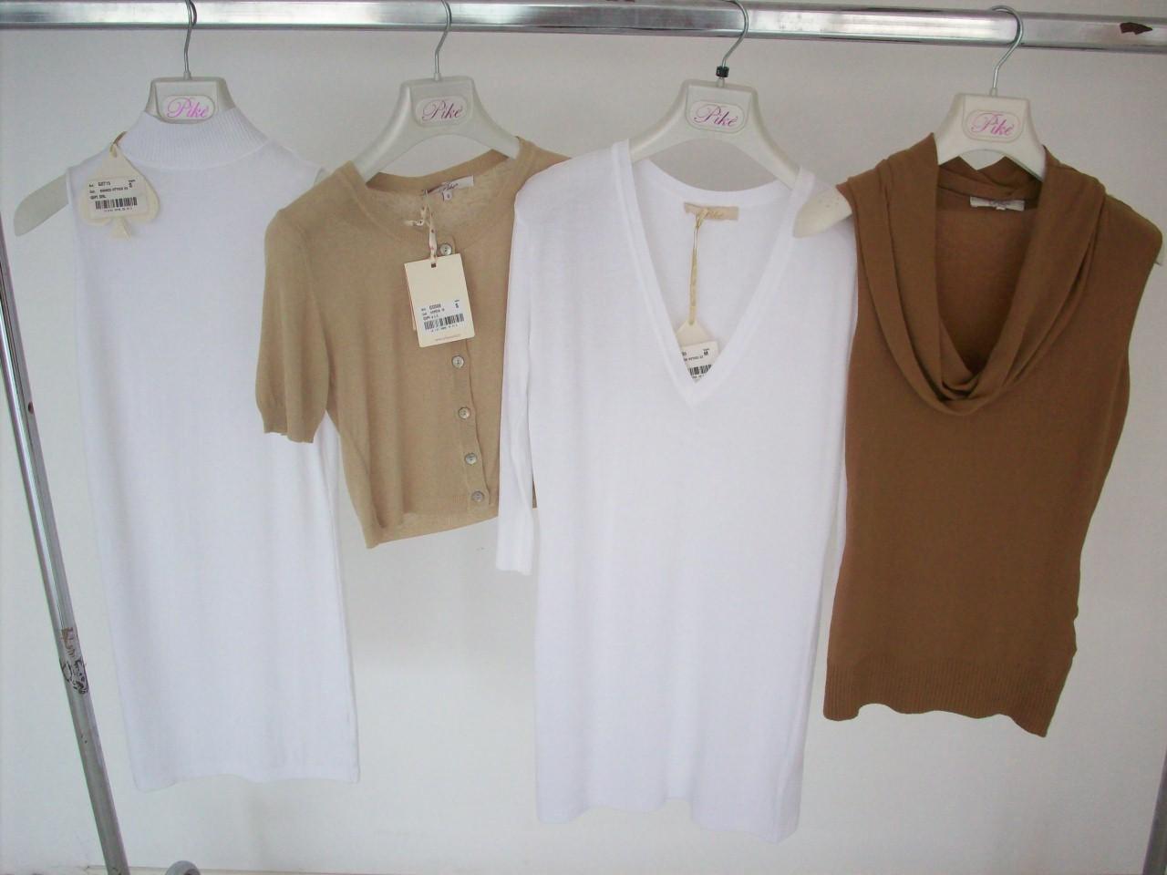 Swetry włoskie stock