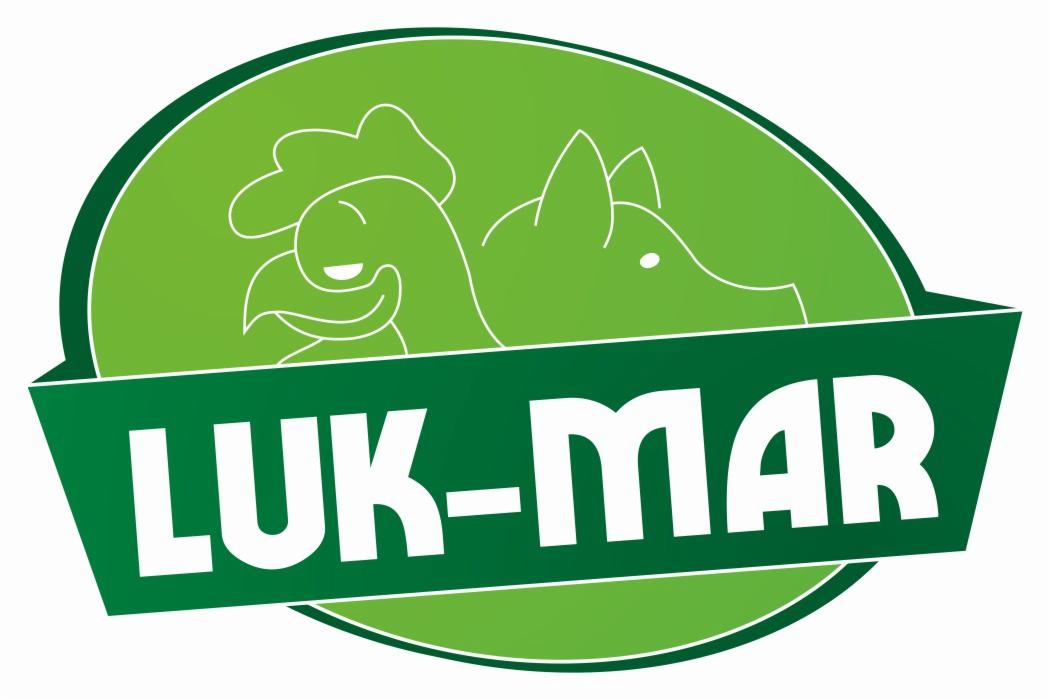 Grafika wektorowa: zielone logo LUK-MAR z konturami świni i kurczaka na tle koła, umieszczone na białym tle. Nazwa firmy w białej czcionce na ciemnozielonym tle.
