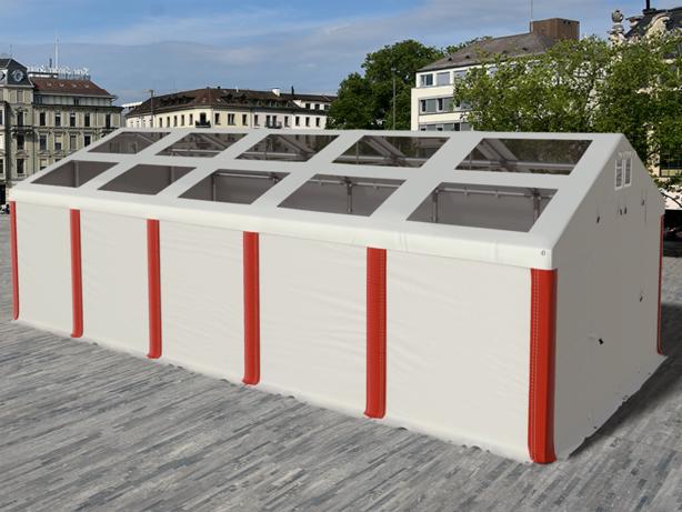 Biały namiot plenerowy z czerwonymi akcentami na tle miejskiej architektury i błękitnego nieba.