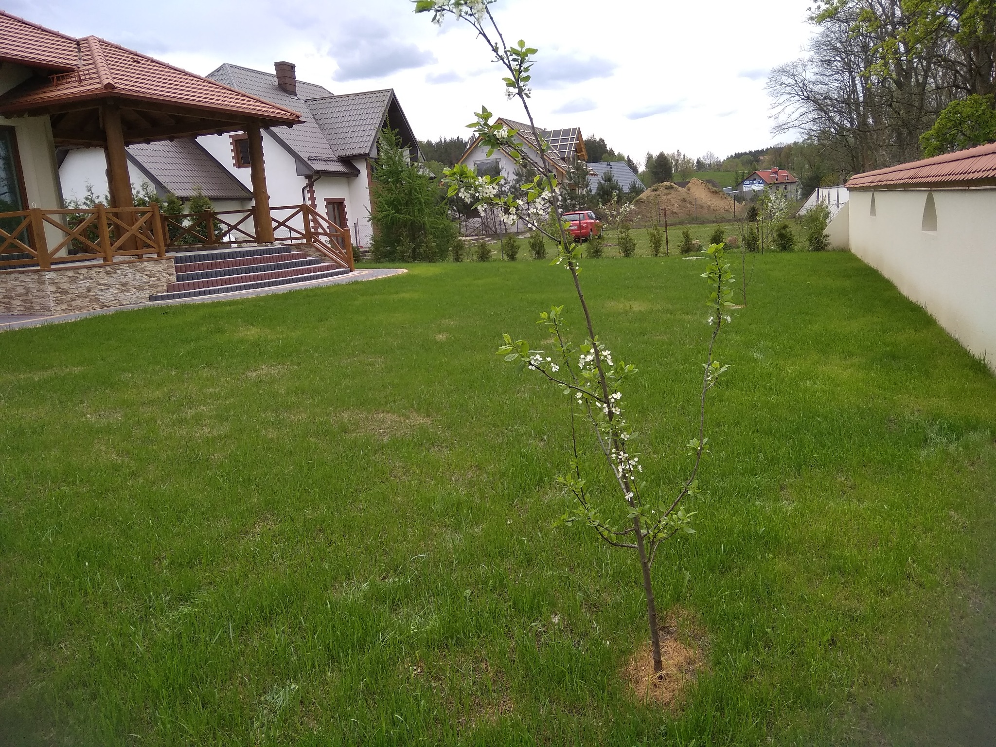 obydwa budynki to dzieła z ostatnich lat