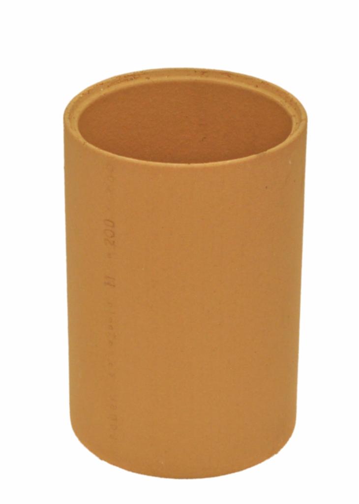 Ceramiczny wkład kominowy o cylindrycznym kształcie, widoczny na białym tle. Element systemu odprowadzania spalin, z widocznym napisem 'M 200' na boku.