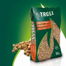 Worek zielonego pelletu drzewnego marki Troll, 15 kg, z widoczną zawartością i napisem 'Pellet Drzewny' na tle zielono-białym.