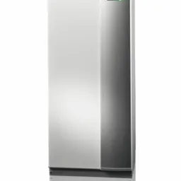 Nowoczesna pompa ciepła powietrze-woda z panelem sterowania i logo producenta, na białym tle z odbiciem.