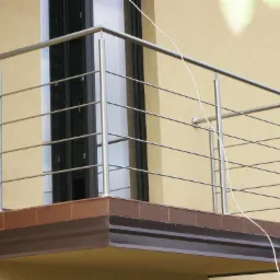 Balustrady i poręcze ze stali nierdzewnej