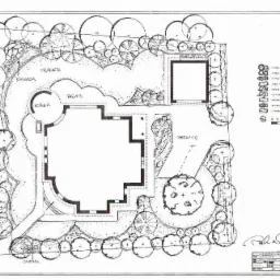 Czarno-biały rysunek techniczy ogrodu z zaznaczonym domem, tarasem, trawnikiem, kaskadą, miejscem parkingowym i nasadzeniami drzew, widok z góry.