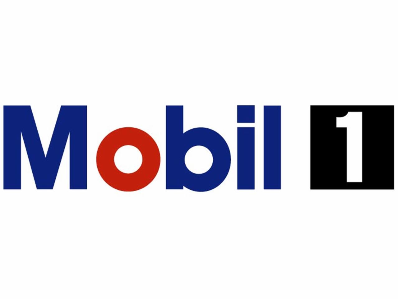 Logo Mobil 1 z niebieskim napisem Mobil i czerwoną literą O, obok czarny kwadrat z białą cyfrą 1 na białym tle.
