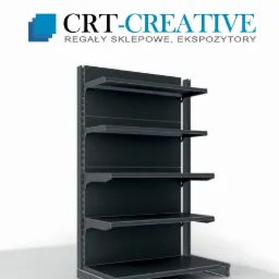 Czarny, metalowy regał sklepowy z czterema półkami, widoczny na białym tle, z logotypem producenta w górnej części zdjęcia.