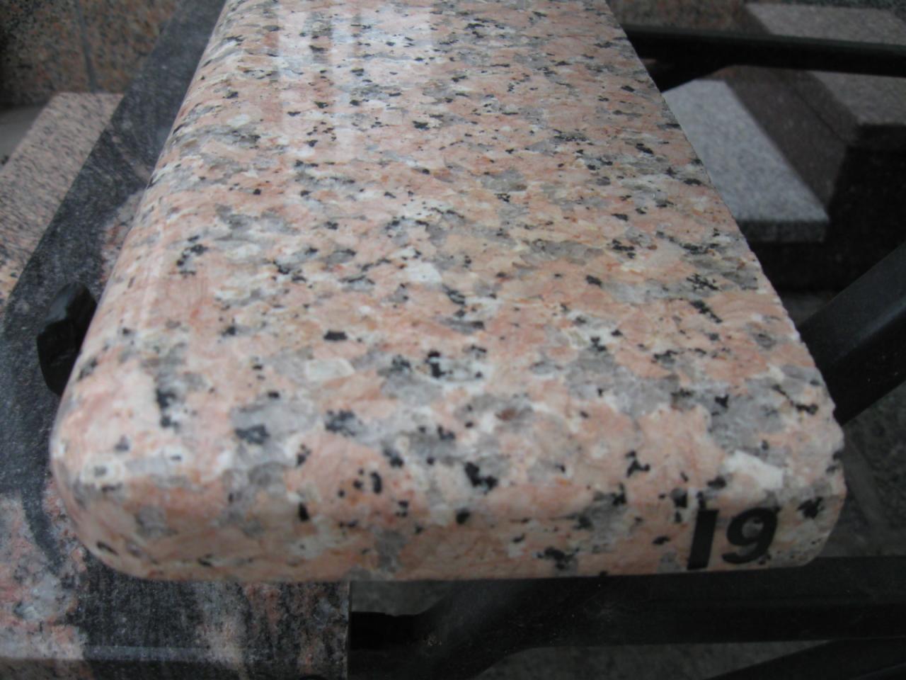 Granit - blaty, parapety, schody.