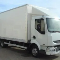 oferuje uslugi transportowe