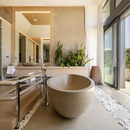 Nowoczesna, przytulna łazienka - Hiszpania 2023 r.