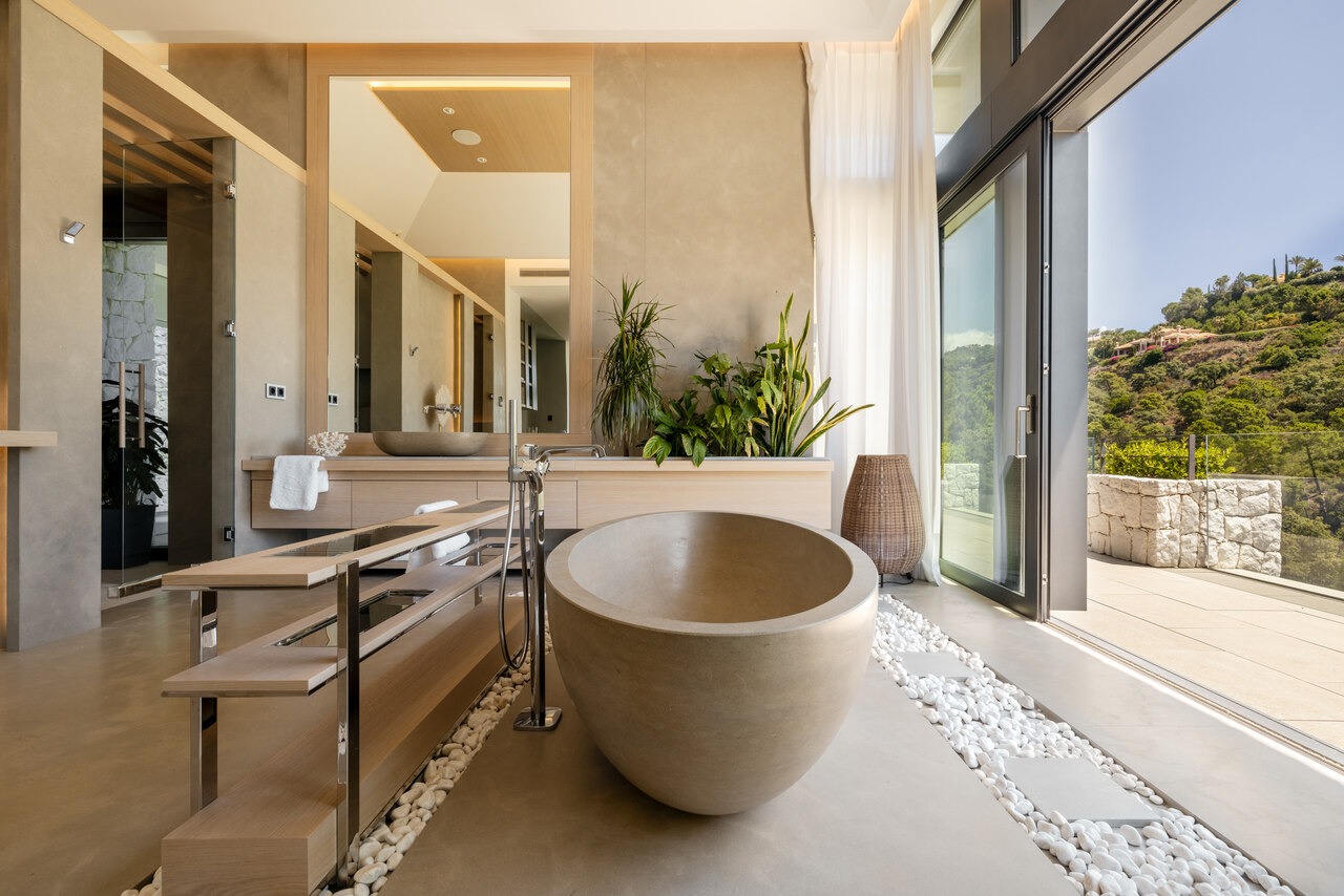 Nowoczesna, przytulna łazienka - Hiszpania 2023 r.