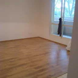 Układanie parkietu, deski Barlineckiej, paneli oraz listew przypodłogowych