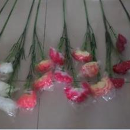 Sztuczny kwiat , polyester tkany, plastik - mix
