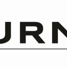 Logo firmy Furnflex z elementami graficznymi imitującymi przekroje drewnianych profili i nazwiskiem Maciej Manyś