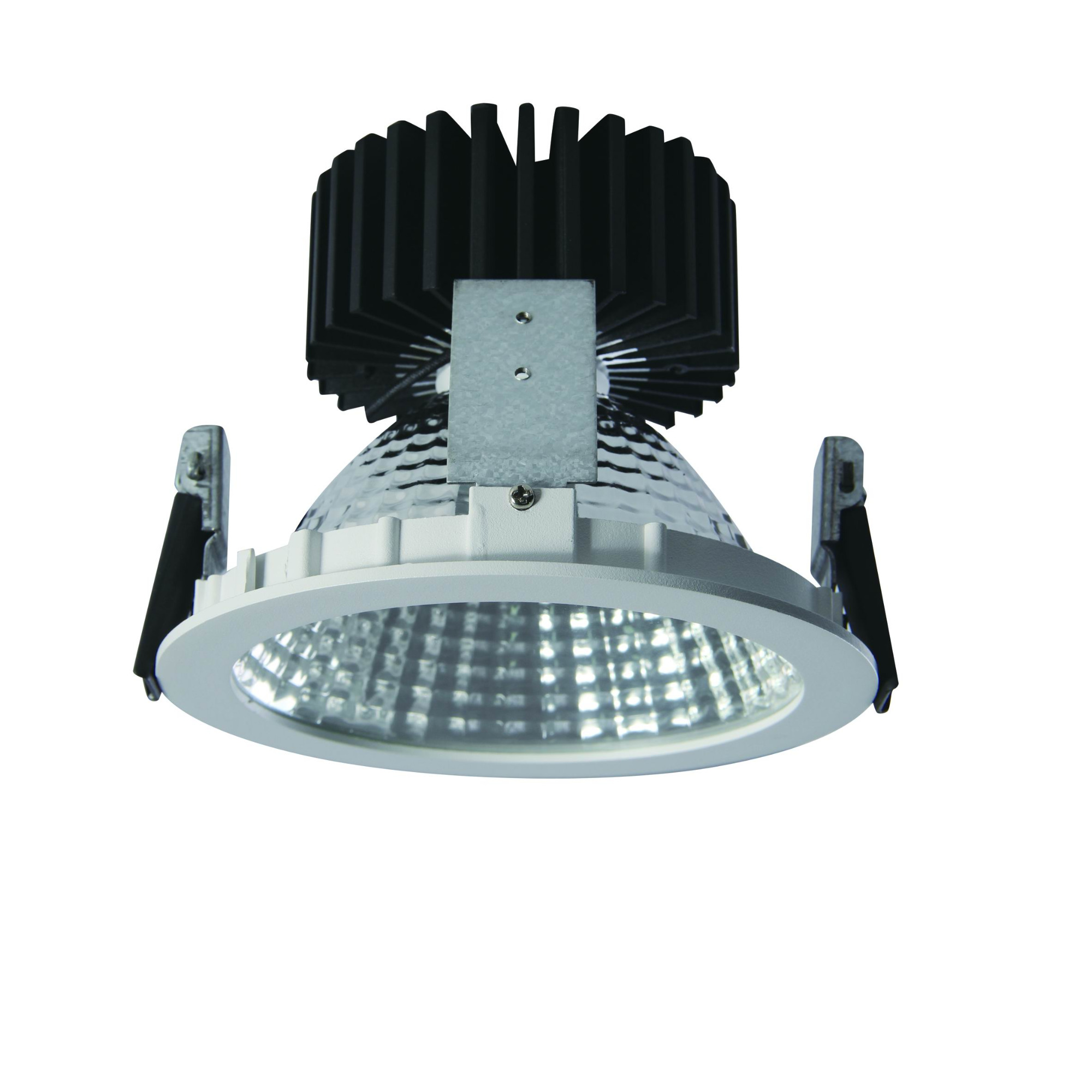 Downlight LED z radiatorem, uchwytami montażowymi i reflektorem wewnętrznym, przeznaczony do wbudowania w sufit.
