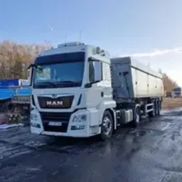 Transport materiałów sypkich pasz nawozów kruszyw węgla ekogroszku