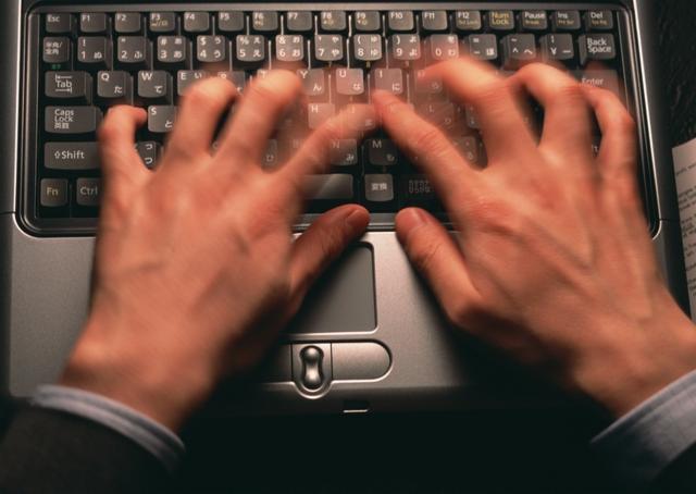 Sporządzanie opinii prawnych, umów i innych pism