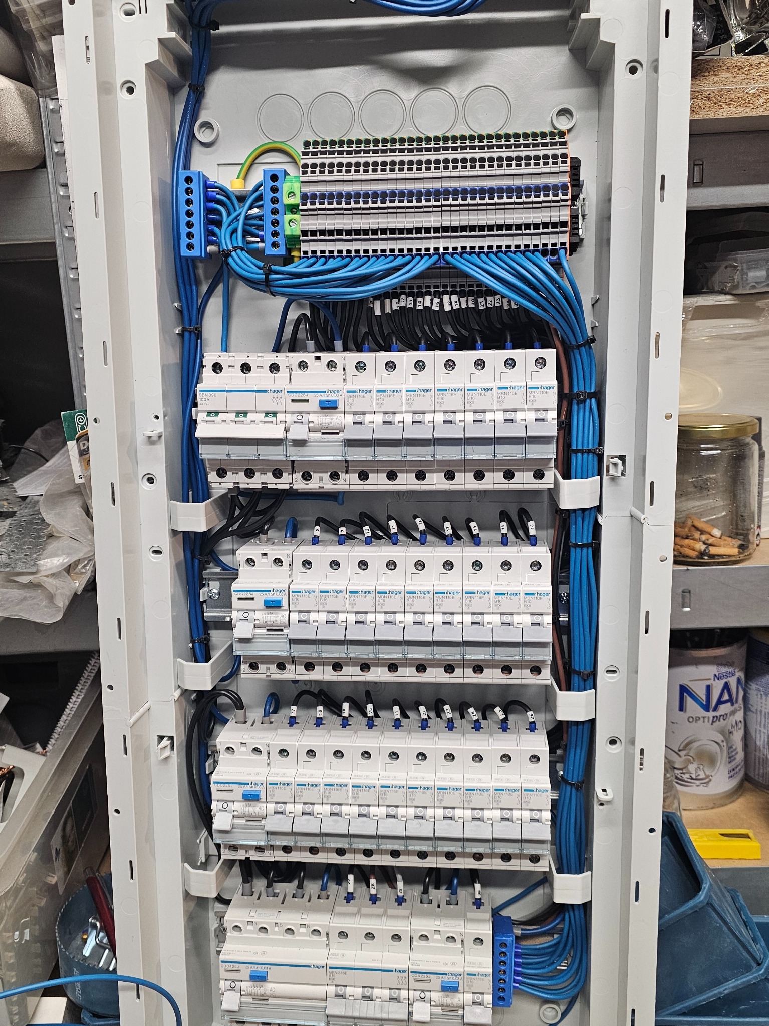 Prefabrykacja rozdzielnicy mieszkaniowej nn.