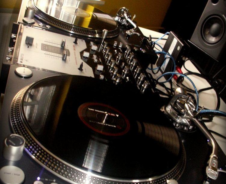 Wynajem konsoli CDJ 2000 + DJM 900