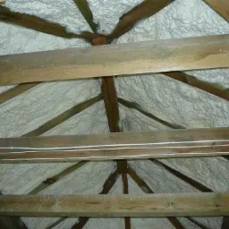 Izolacje natryskowe pianą poliuretanową.