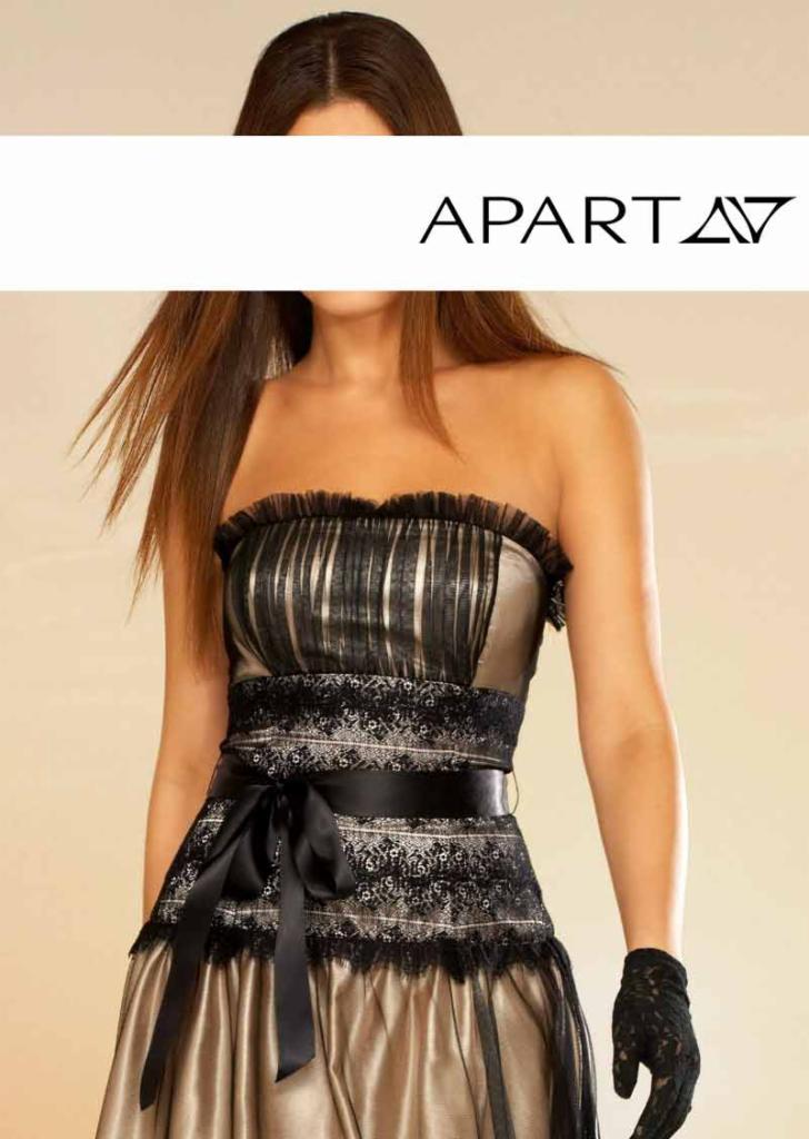 Modelka prezentuje bezramiączkową, złotą sukienkę wieczorową z czarnymi akcentami: koronkowy pas, kokarda i rękawiczka z koronki.