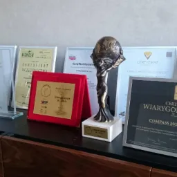 certyfikaty Compass Money