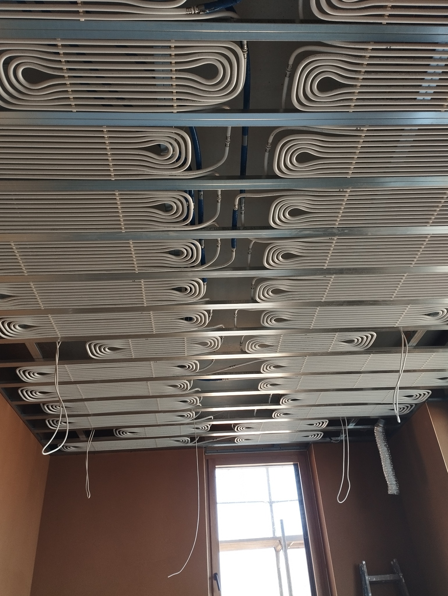 Chłodzenie sufitowe