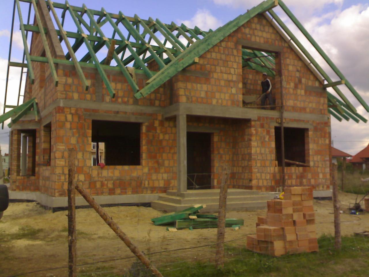 Stan surowy z wieźba dachową