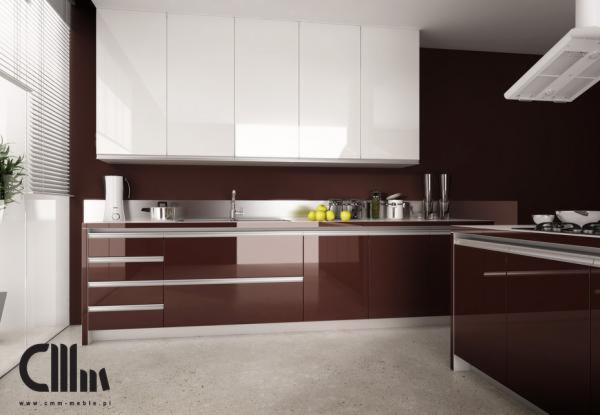 Nowoczesna kuchnia z białymi górnymi szafkami i brązowymi dolnymi szafkami z połyskiem, widoczny okap i fragment blatu z akcesoriami kuchennymi.