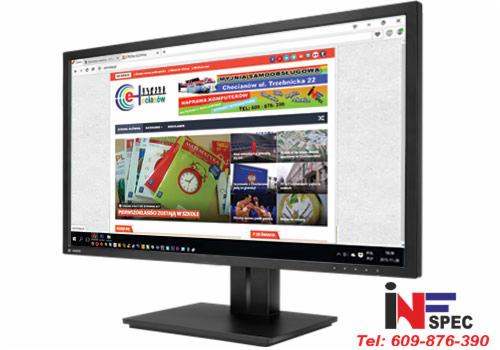 Monitor LCD wyświetlający stronę internetową z kolorowym logo i treścią edukacyjną, na białym tle z logo firmy w prawym dolnym rogu.