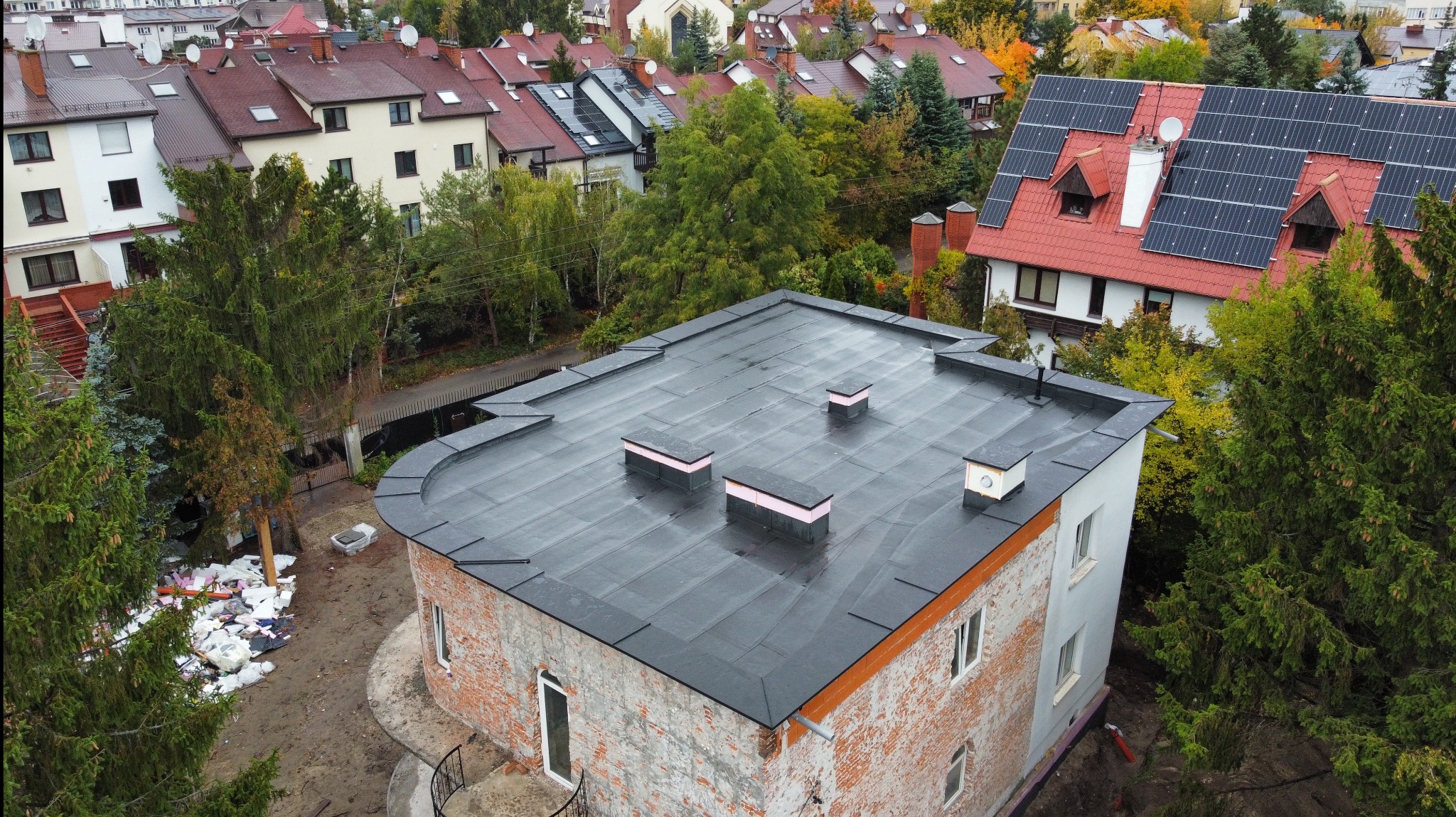 Termo i hydro modernizacja budynku jednorodzinnego ul. Barbórki 1 Warszawa.