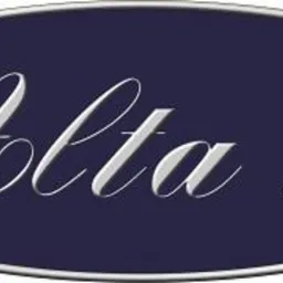 Logo firmy Alta w kształcie elipsy z napisem 'Alta' w srebrnej czcionce kursywą, dodatkowo napis 'since 1991' umieszczony w prawym dolnym rogu.