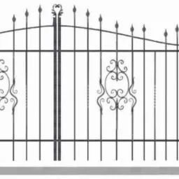 Kuta brama wjazdowa z ozdobnymi elementami i furtką, widok frontalny na białym tle.