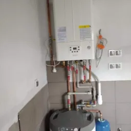 Kotłownia z kotłem na gaz immergas dwufunkcyjny z zasobnikiem