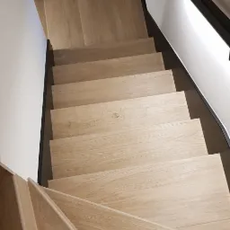 Schody wykonane z płytki 120 x 30 cm