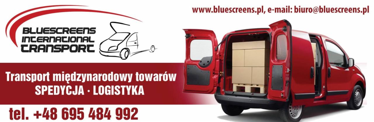 Czerwony samochód dostawczy z otwartymi tylnymi drzwiami, załadowany kartonami na palecie, logo firmy Bluescreens International Transport oraz dane kontaktowe.