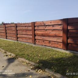 płot drewniany na konstrukcji metalowej www.budarex.pl