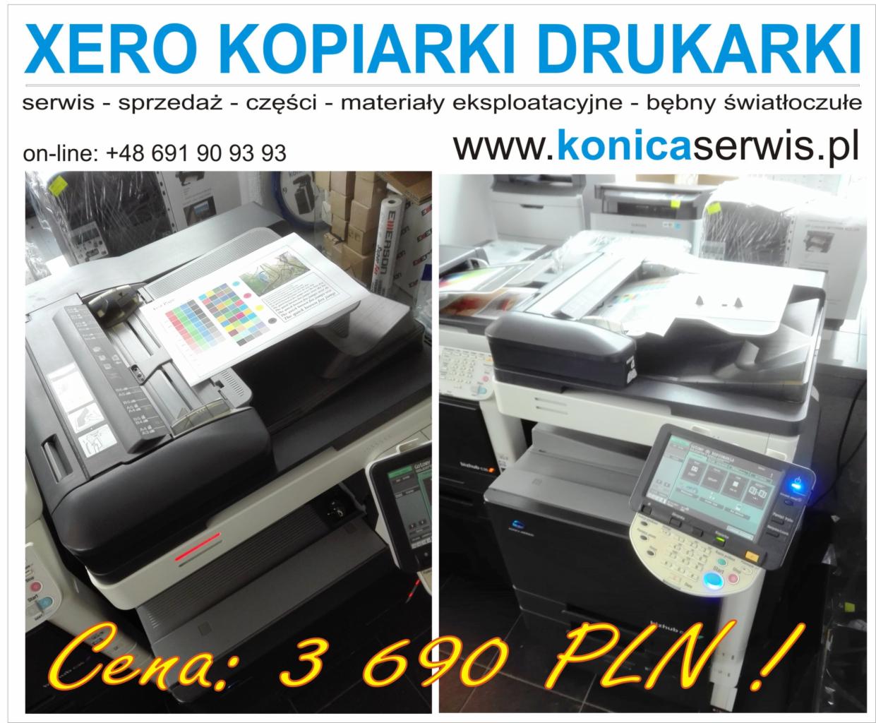Dwa ujęcia kserokopiarki wielkoformatowej Konica Minolta, z bliska widoczny panel sterowania z podświetlonym przyciskiem start i wydruk testowy z paletą kolorów, w tle inne urządzenia biurowe.