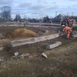 budowa ronda w Dynowie.