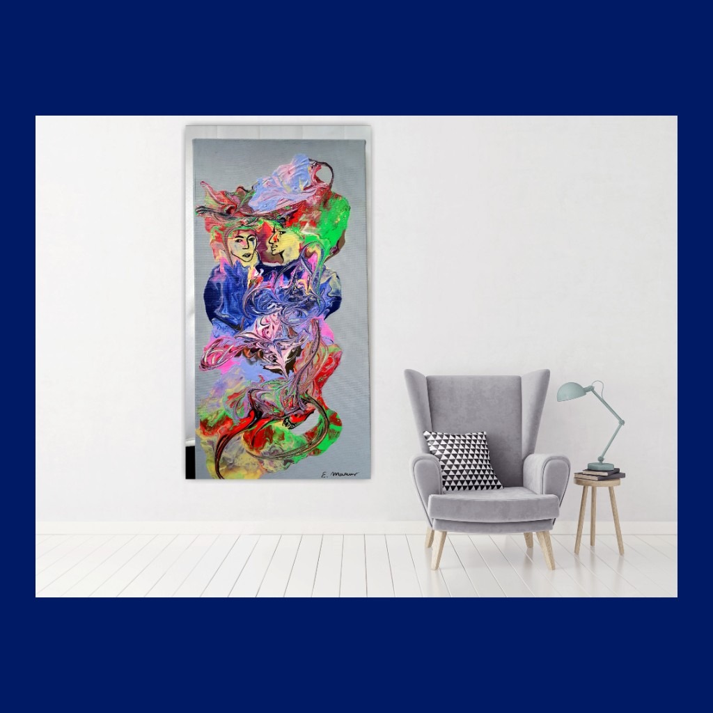 Abstrakcyjny obraz z motywem postaci w odcieniach czerwieni, zieleni, niebieskiego i różu, wiszący na ścianie w pokoju z szarym fotelem i lampką na stoliku nocnym.