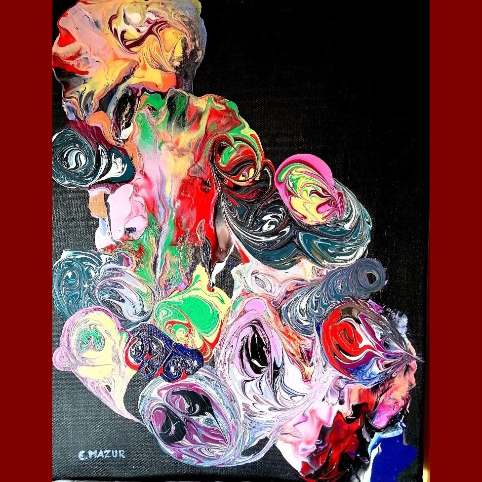 Abstrakcyjna kompozycja z farb akrylowych w odcieniach czerwieni, zieleni, różu i bieli, tworząca wirujące kształty na czarnym płótnie z widocznym podpisem autora 'E. Mazur' w lewym dolnym rogu.