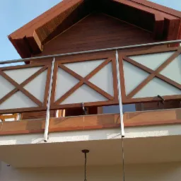 Balustrada drewno ze szkłem