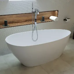 Nowoczesna łazienka z wolnostojącą białą wanną, chromowaną armaturą, półką z drewnianym wykończeniem, dekoracyjną teksturowaną ścianą i czarnymi akcentami.